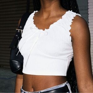 brandy melville malena crop top in white, one size 🤍